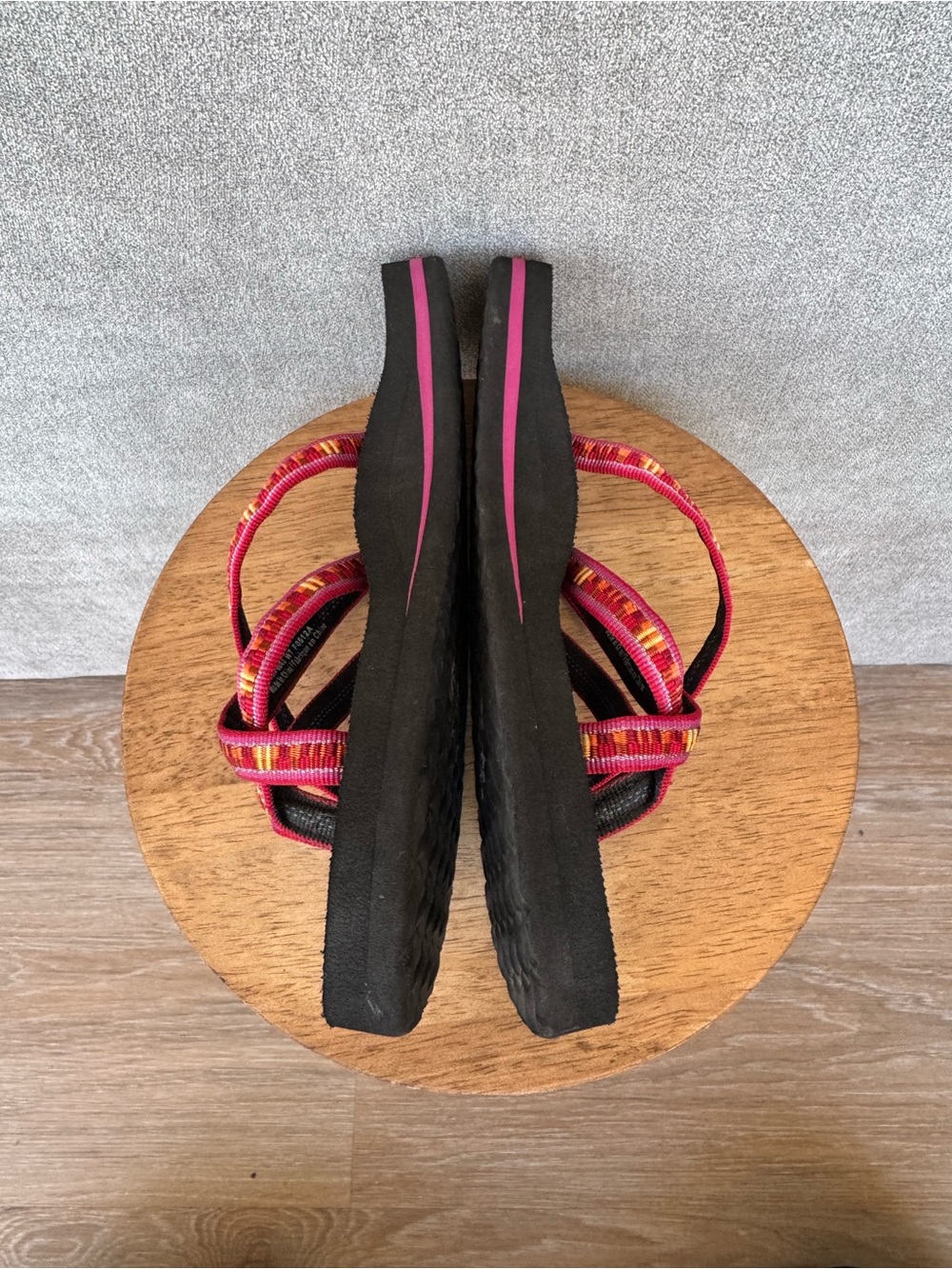 Teva Women's Olowahu Kaleidoscope Flip-flops Size 7 - Picture 11 of 12